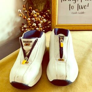 Redbox Sneakers 8 1/2